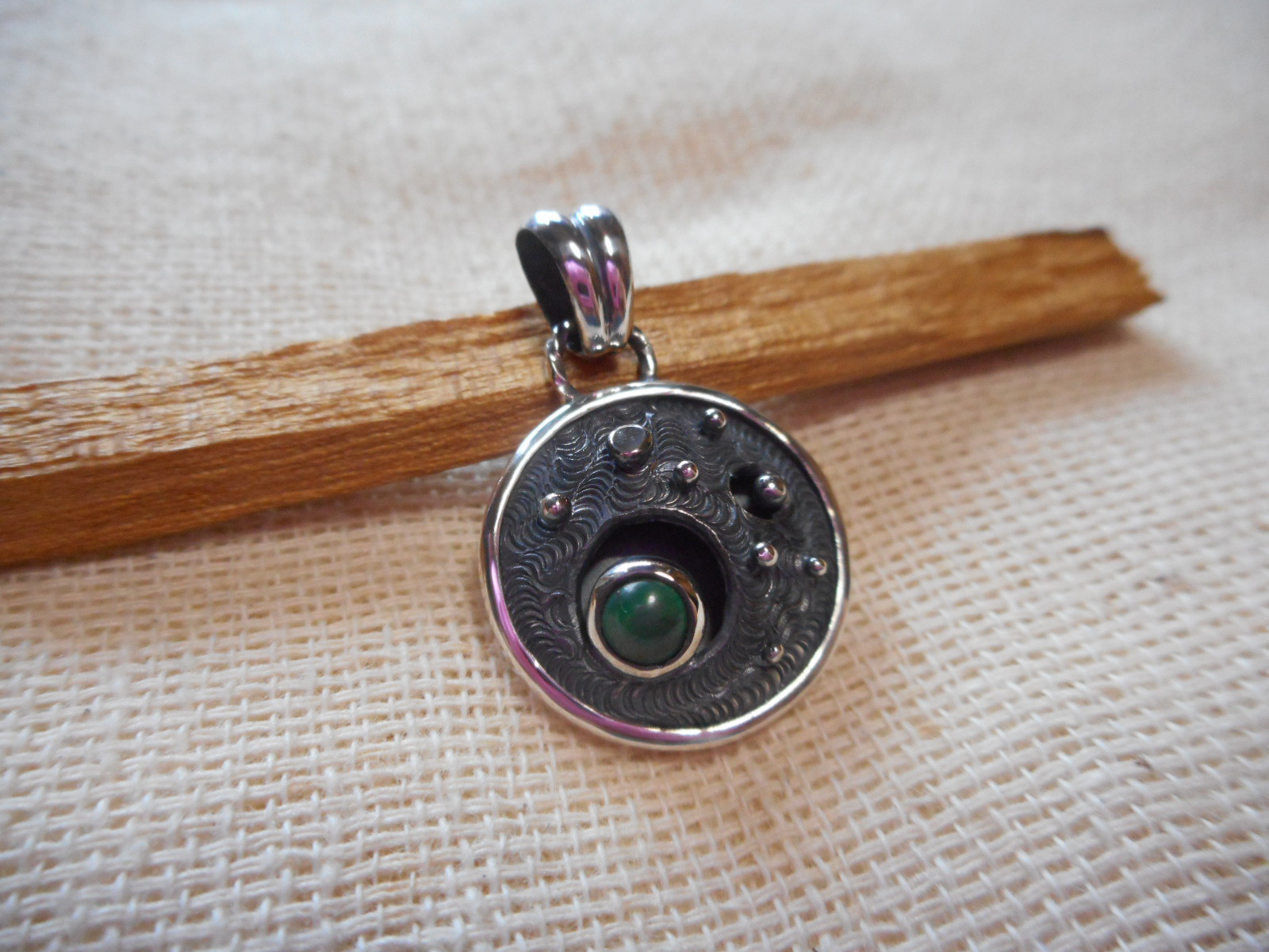 宇宙のペンダント　マラカイト