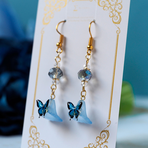 耳飾り 青の花と蝶 〈 イヤリング , ピアス 〉 イヤリング