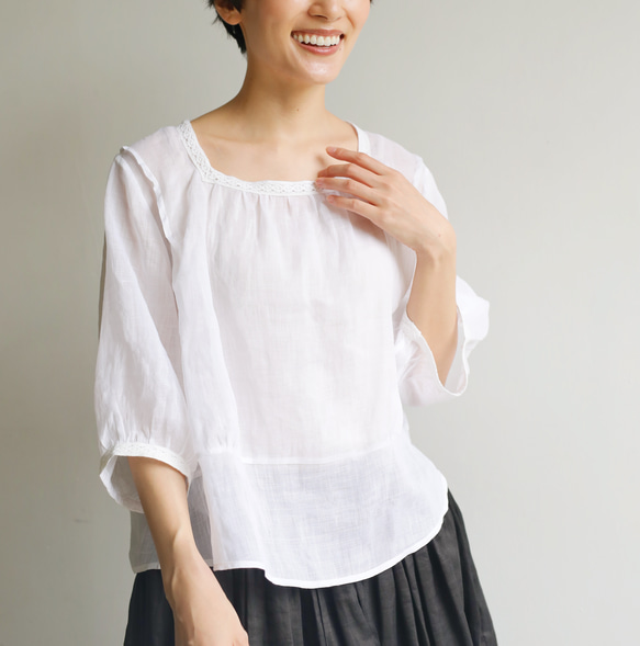 女性化、醒目的蕾絲襯衫，半袖，亞麻，白色，230615-1 第7張的照片