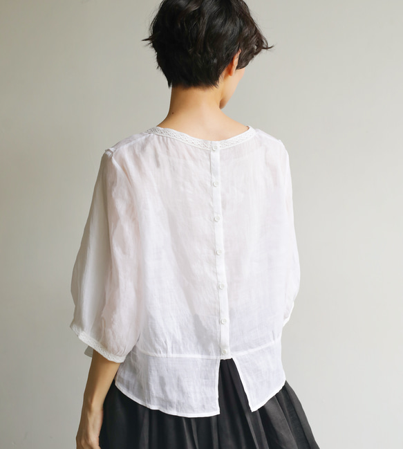 女性化、醒目的蕾絲襯衫，半袖，亞麻，白色，230615-1 第8張的照片