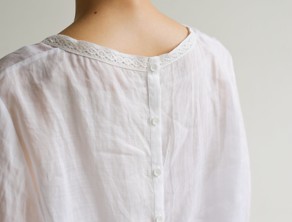 女性化、醒目的蕾絲襯衫，半袖，亞麻，白色，230615-1 第9張的照片