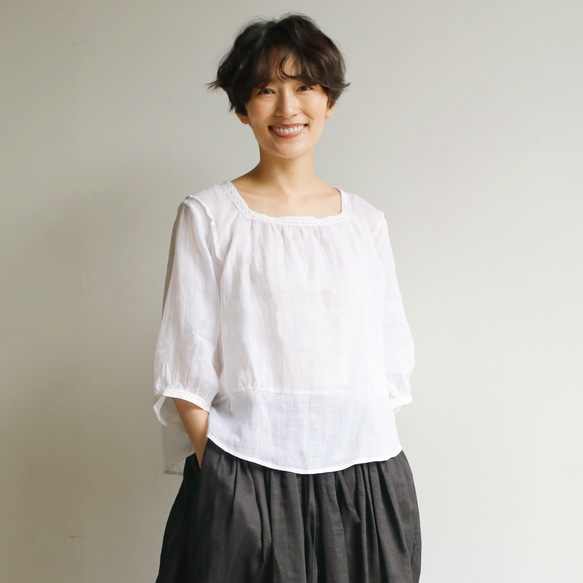 女性化、醒目的蕾絲襯衫，半袖，亞麻，白色，230615-1 第2張的照片