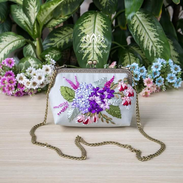 お紫陽花手刺繍パーティーバック 3枚目の画像