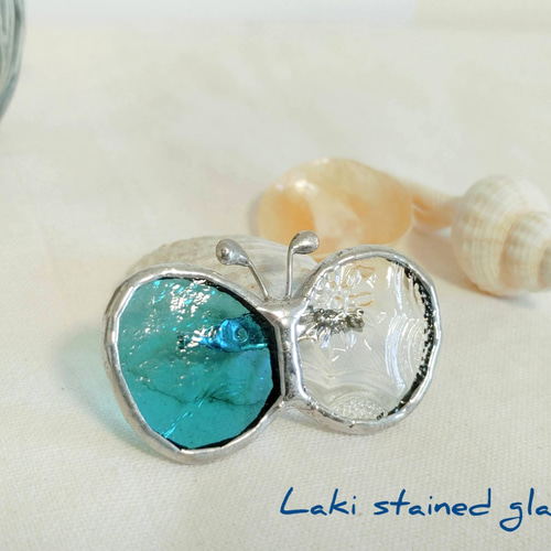 253 ステンドグラス✴ちょうちょ✴レジンヘアゴムキーホルダーブローチ