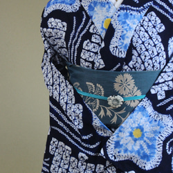 ◇現代 有松鳴海絞　浴衣◇【濃紺　水色　黄】優しい桔梗に黄色が幻想的な蛍のようにアクセント　スモールサイズ裄67ｃｍ 7枚目の画像