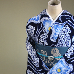◇現代 有松鳴海絞　浴衣◇【濃紺　水色　黄】優しい桔梗に黄色が幻想的な蛍のようにアクセント　スモールサイズ裄67ｃｍ 11枚目の画像
