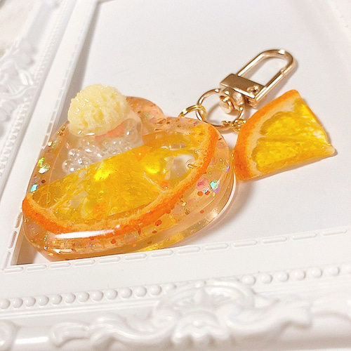 キラキラゆめかわ🎀ハート シェイカーキーホルダー】レジン