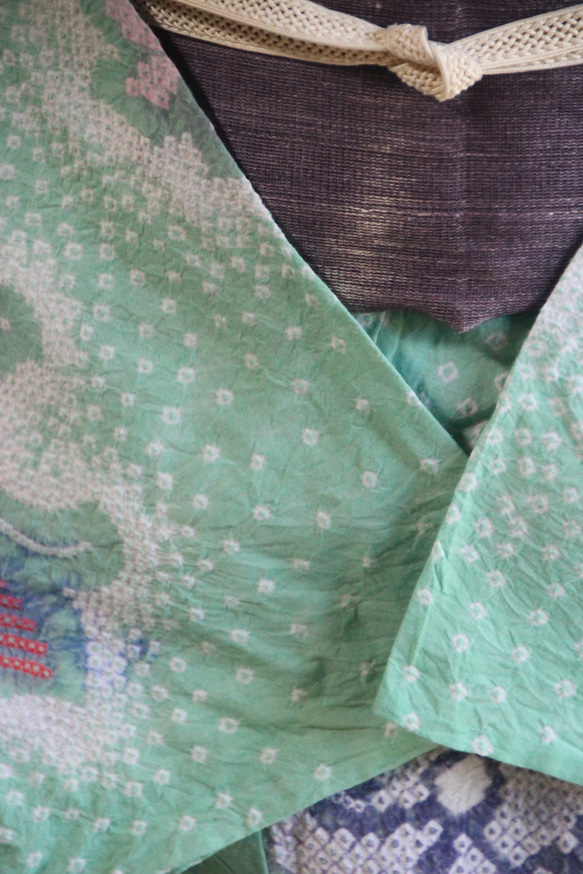◇現代 有松鳴海絞　浴衣◇【ミントグリーン】薄羽の蝶が舞う幻想的な雰囲気　トールサイズ裄72ｃｍ袖長め木綿浴衣　 2枚目の画像