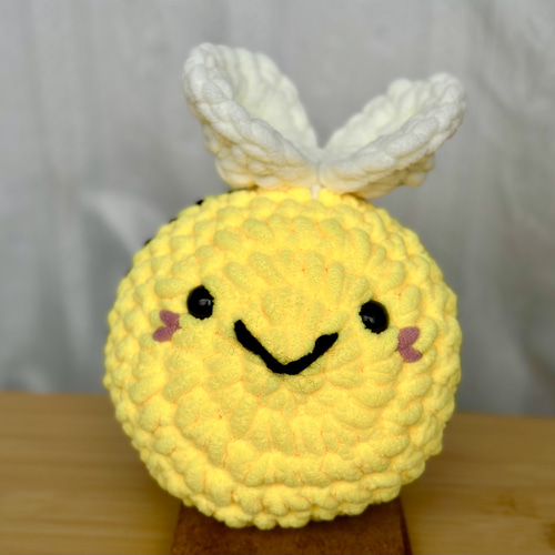 あみぐるみ 蜂 手のひらサイズ あみぐるみ 蜂 手のひらサイズ 小さな蜂のかぎ針編みパターン