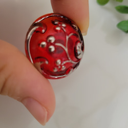 ぷっくりドーム型異国のチェコガラスボタンのヘアゴム 4枚目の画像