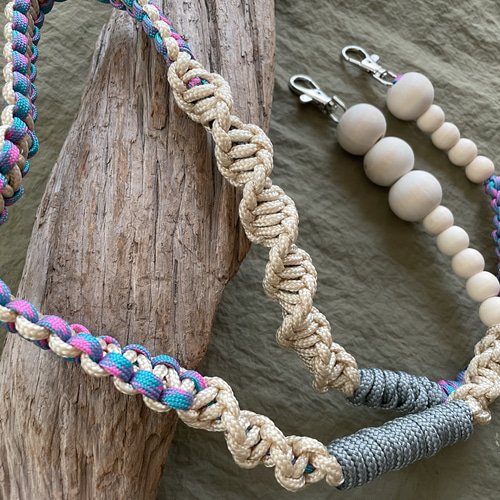 Wood ballとパラコードのストラップ turquoise×beige ネック