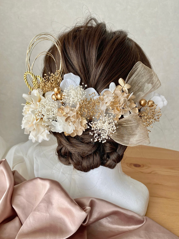 BW09 成人式　卒業式　結婚式　ベージュダリア×ホワイトゴールド髪飾り 2枚目の画像