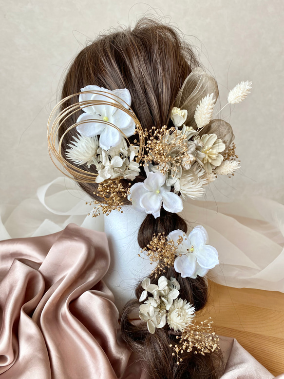 WG10 成人式・卒業式・結婚式　ホワイト×ゴールド髪飾り 3枚目の画像