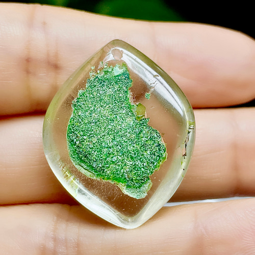 80/20クロス 【高品質】 ガーデンクォーツ 庭園水晶 幽霊水晶