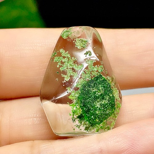 80/20クロス 【高品質】 ガーデンクォーツ 庭園水晶 幽霊水晶