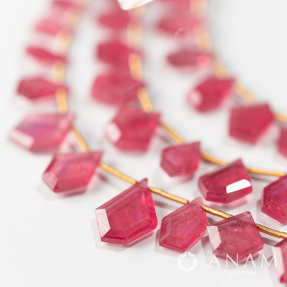 【大きめサイズ！】【５粒】ルビー スライスカットビーズ　★ANAM gems 4枚目の画像