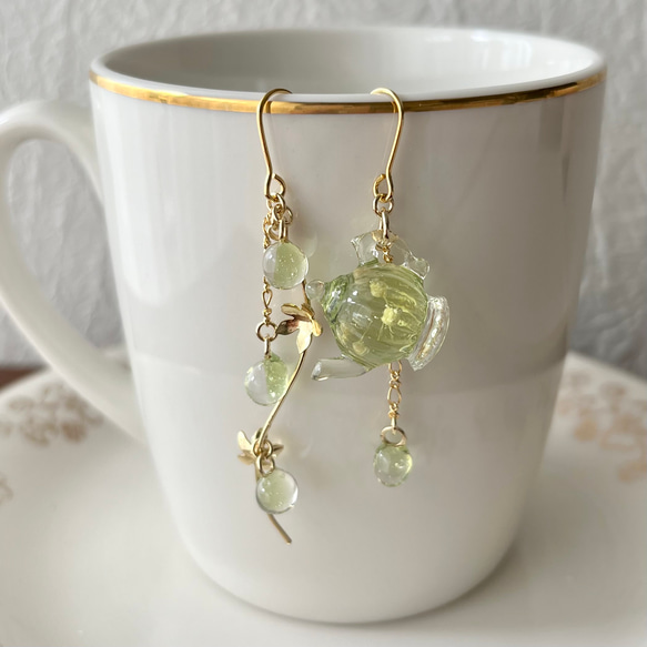 かすみ草のティーポット ピアス/イヤリング カスミソウ ☆14kgf対応可