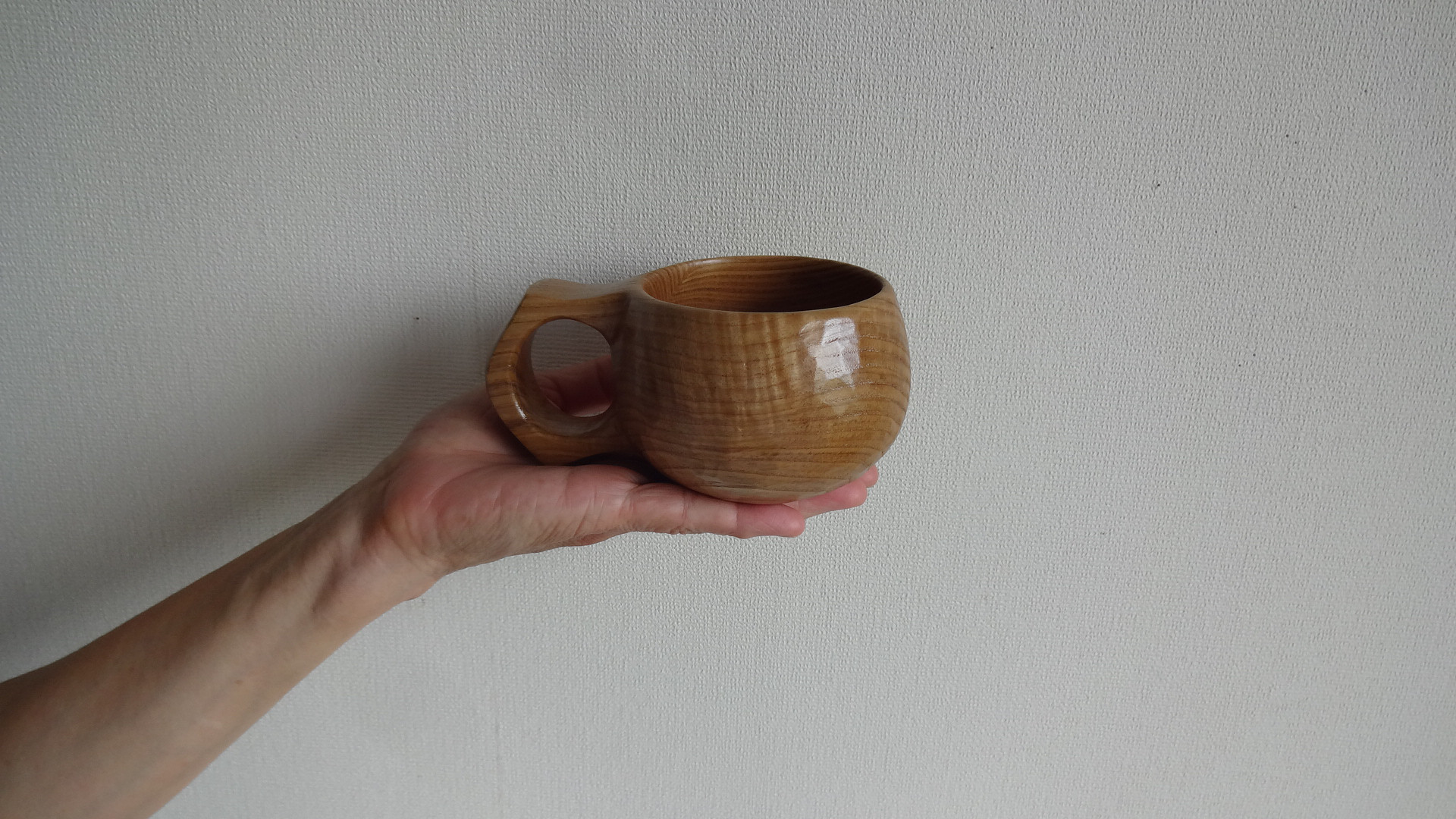 手彫りコーヒーカップ