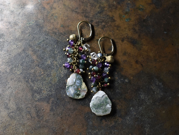 孔雀石英、重石榴石和紫水晶、赫基默鑽石、民族鐘形耳環 第2張的照片