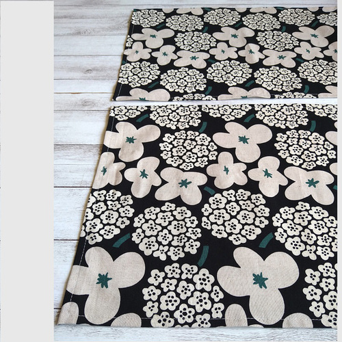 花柄ランチョンマット 60cm x 40cm ランチョンマット2枚♪花柄 凛とした配色モノトーン×グリーン