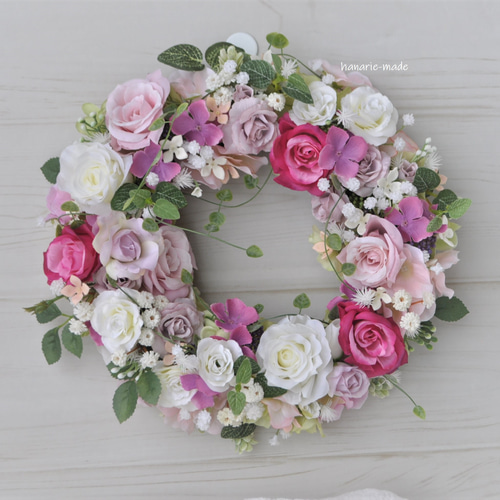 深いピンクとホワイト ローズリース：バラ ピンク 白 リース はなりえ