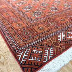秋トライバル絨毯フェア】　トルクマン絨毯　ボハラデザイン　高級感の色　ソファー前　188x130cm 9枚目の画像