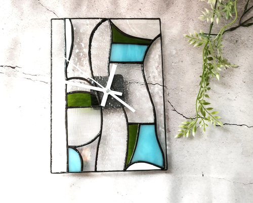 ステンドグラス　ローズモチーフの壁掛け時計(ウォールクロック) ステンドグラスローズモチーフの壁掛け時計(ウォールクロック)