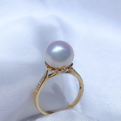 真珠とダイヤモンドのリング(18金) 指輪 K18 ダイヤモンド 真珠