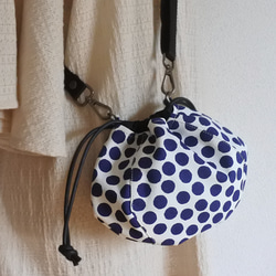 ［送料無料］巾着ポシェット青ドット 4枚目の画像