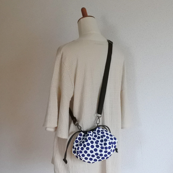 ［送料無料］巾着ポシェット青ドット 3枚目の画像