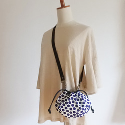 ［送料無料］巾着ポシェット青ドット 2枚目の画像