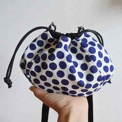［送料無料］巾着ポシェット青ドット 1枚目の画像
