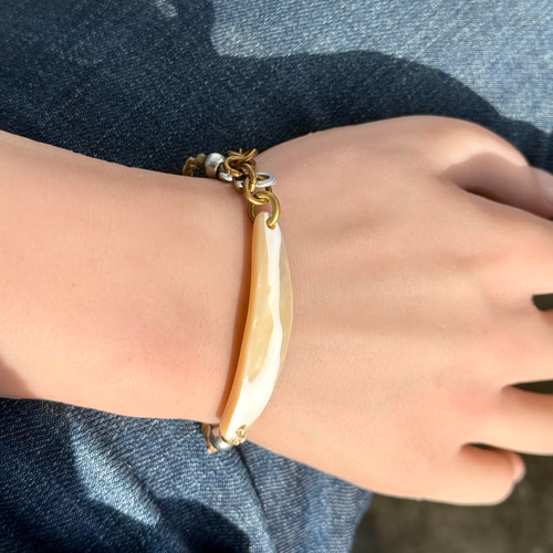 沖縄の幻の伝統工芸の素材〝高瀬貝〟で作った真珠層が輝くブレスレット