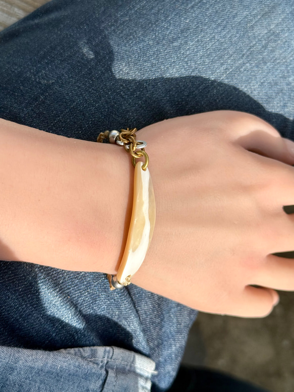 沖縄の幻の伝統工芸の素材〝高瀬貝〟で作った真珠層が輝くブレスレット