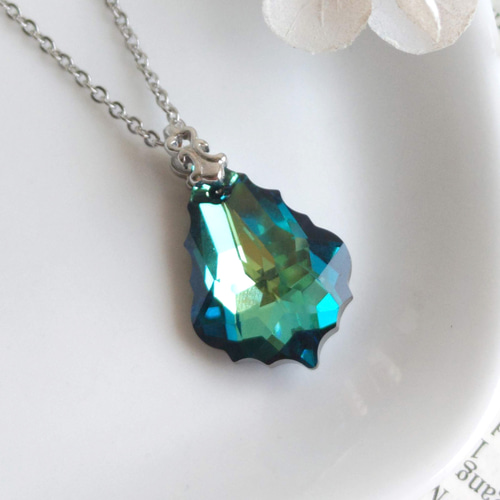 希少カラーバミューダブルー・バロック型高品質クリスタル ペンダント