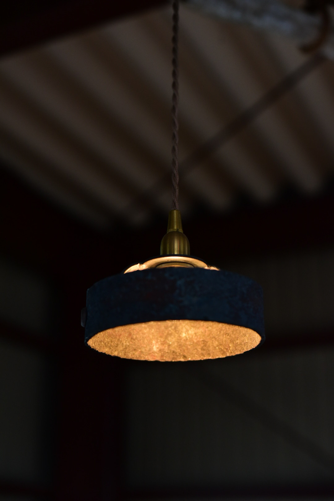 経年美化を愉しむ　鉄のペンダントライト　鍛forgeworks 　　照明