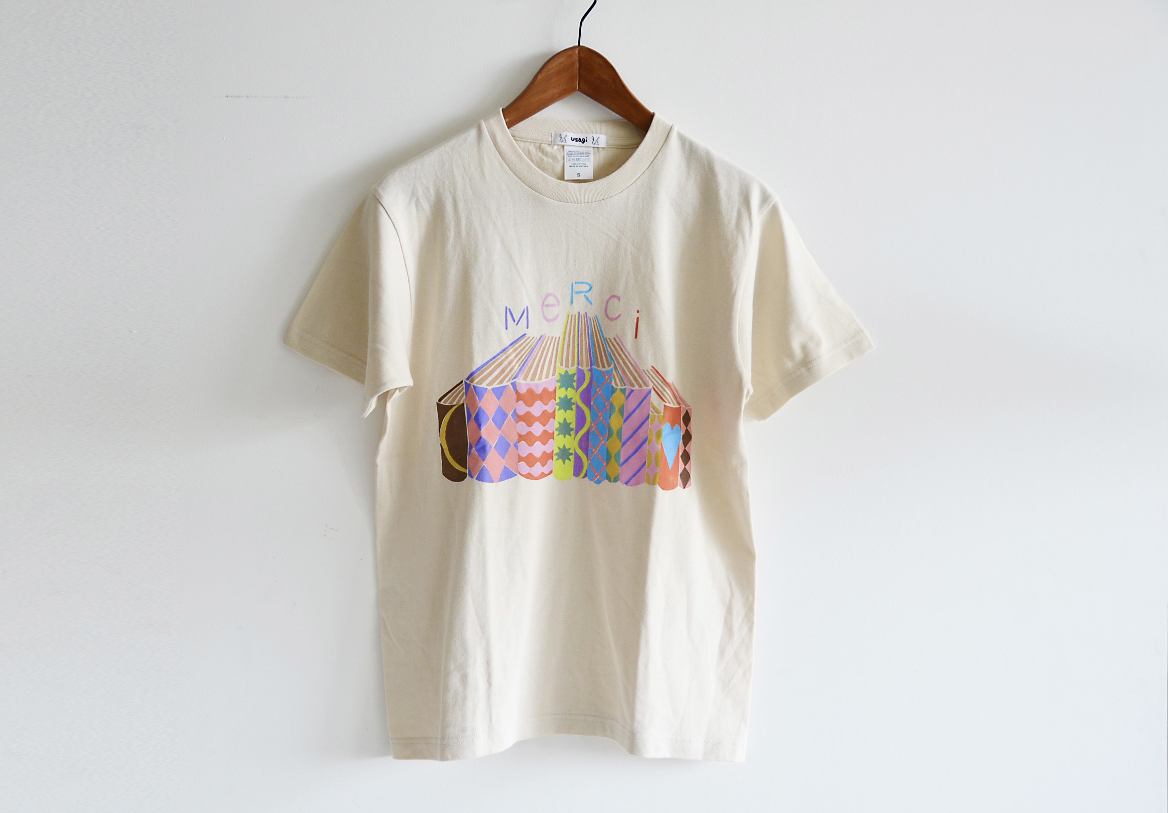 新柄！" bookshelf Tシャツ " ハンドペイントTシャツ　ラテベージュ　プレゼントにも