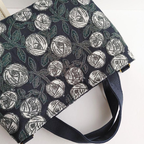 ミナペルホネン rosy ネイビー 2wayパニーニ風 ショルダー 薔薇 刺繍  