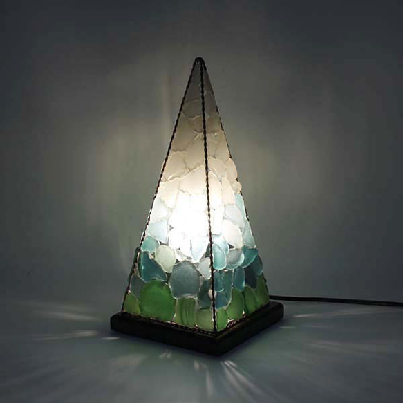 シーグラスのランプ　ピラミッドランプ L-15 2枚目の画像