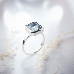 アクアマリン 18kベゼルのシルバーリング アクアマリン 18kベゼルのシルバーリング アクアマリン 18k