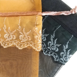 オーガンジー刺繍ポーチ（２枚セット）　巾着袋 3枚目の画像