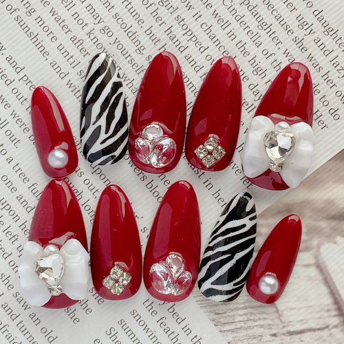 ゼブラ柄の量産型ネイルチップ ネイルチップ（つけ爪） ネイルチップ  