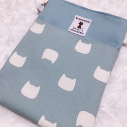 １６０１．大人可愛い　パステルカラーの猫ちゃん柄　スマホショルダー　くすみブルー　刺繍タグ(白)付き　ポシェット　　再販 5枚目の画像