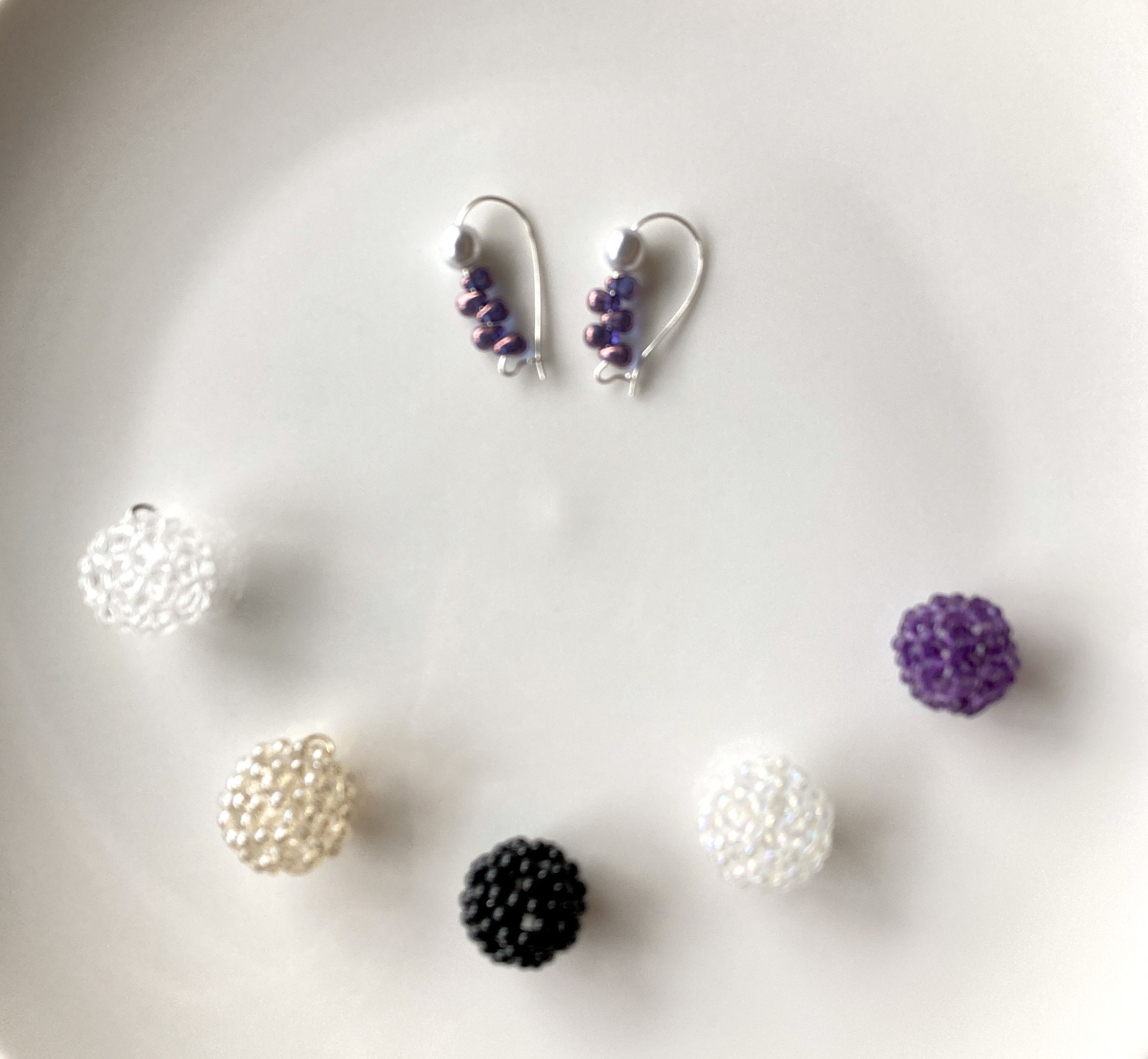 ＜Mona.×IYASUのコラボ企画＞フラーレンフープピアス（１点もの）パール・オーラビーズ×選べるフラーレン