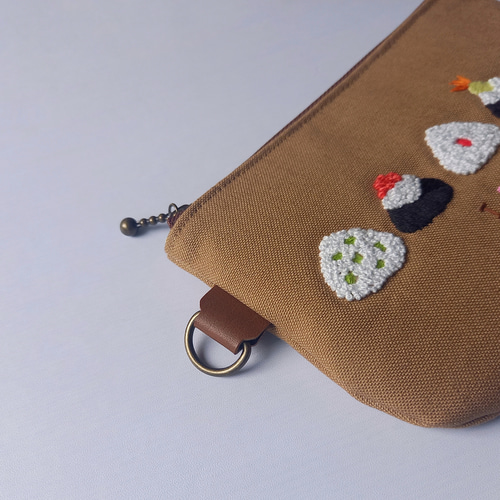 おにぎり刺繍ポーチ☆Dカン付き ポーチ kunokuno 通販 16213946 おにぎり刺繍ポーチ☆Dカン付き ポーチ kunokuno 通販 16213946