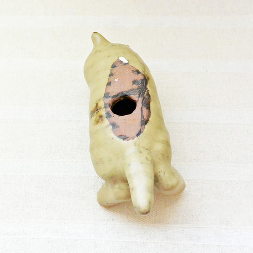 夏のお昼寝 猫の置き物 渋めカラー シマシマ トラ猫 のんびり へそ天