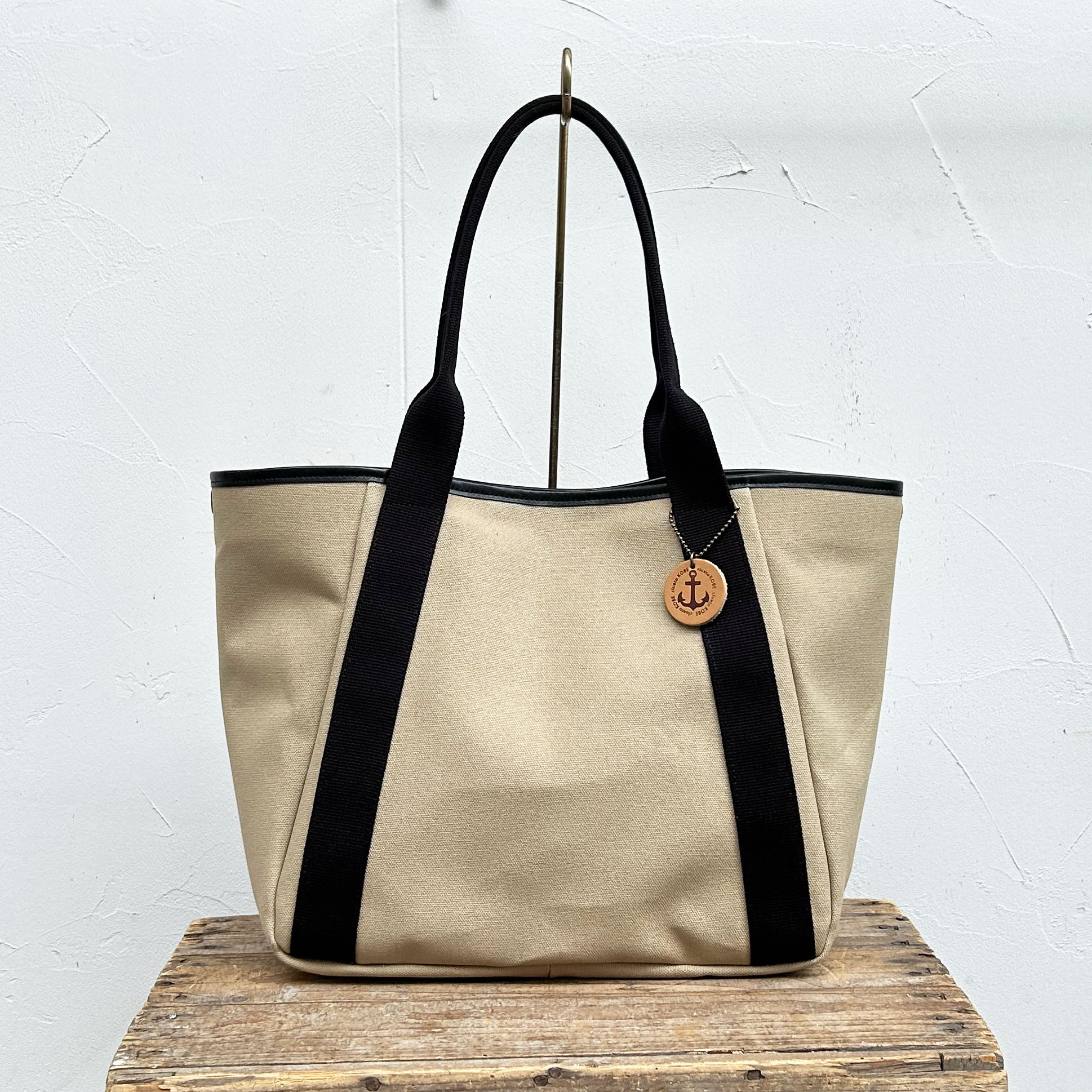 通勤通学お出かけに！A4も入る頼れる私の相棒トートバッグ　いつものトートM：マッシュルーム×クロ×Pクロ＜受注製作＞