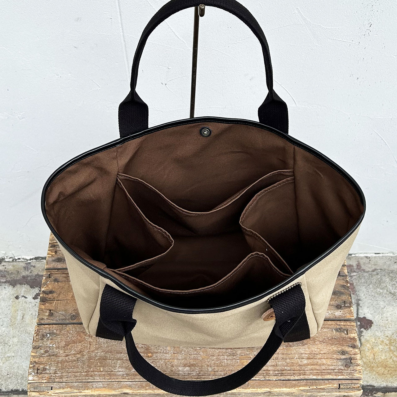 通勤通学お出かけに！A4も入る頼れる私の相棒トートバッグ　いつものトートM：マッシュルーム×クロ×Pクロ＜受注製作＞