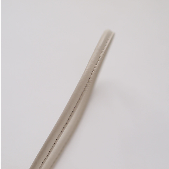 10m販売・ソフト本革ショルダー紐・8mm・芯入り　皮ひも　スマホショルダー・ポシェットなどにお使いいただけます 3枚目の画像