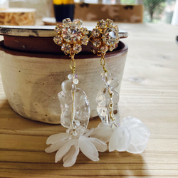 【bridal veil】earring イヤリング　フラワー　お花　クリア　ウエディング　ブライダル　結婚式493 1枚目の画像